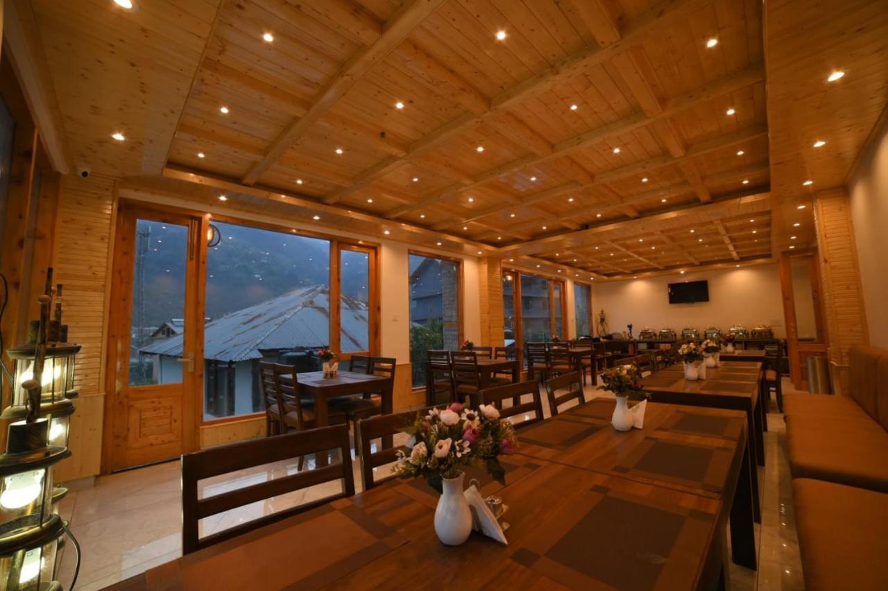 The Village Venue Hotel, Bar & Restaurant Hotel